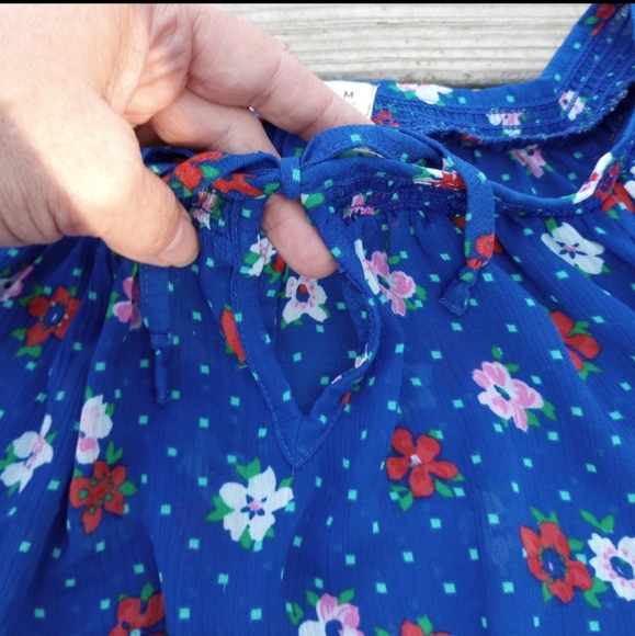 Size Medium Blue Hollister Blue Flower Blouse - Picture 5 of 11
